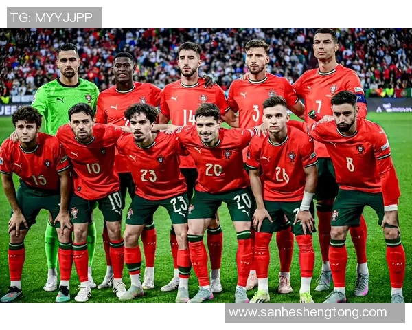 足球明星精彩射门慢动作集锦让你领略足球魅力与技巧的完美结合