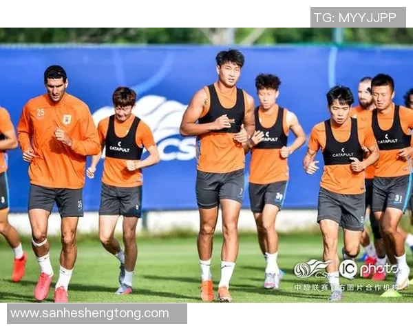 足球明星青少年风采全景展示青春活力与梦想的完美结合